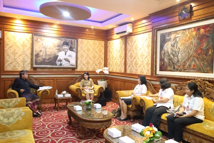 Audiensi dan menyampaikan laporan capain program kegiatan penanggulangan HIV AIDS di Kota Denpasar tahun 2024 kepada bapak Wakil Walikota Denpasar